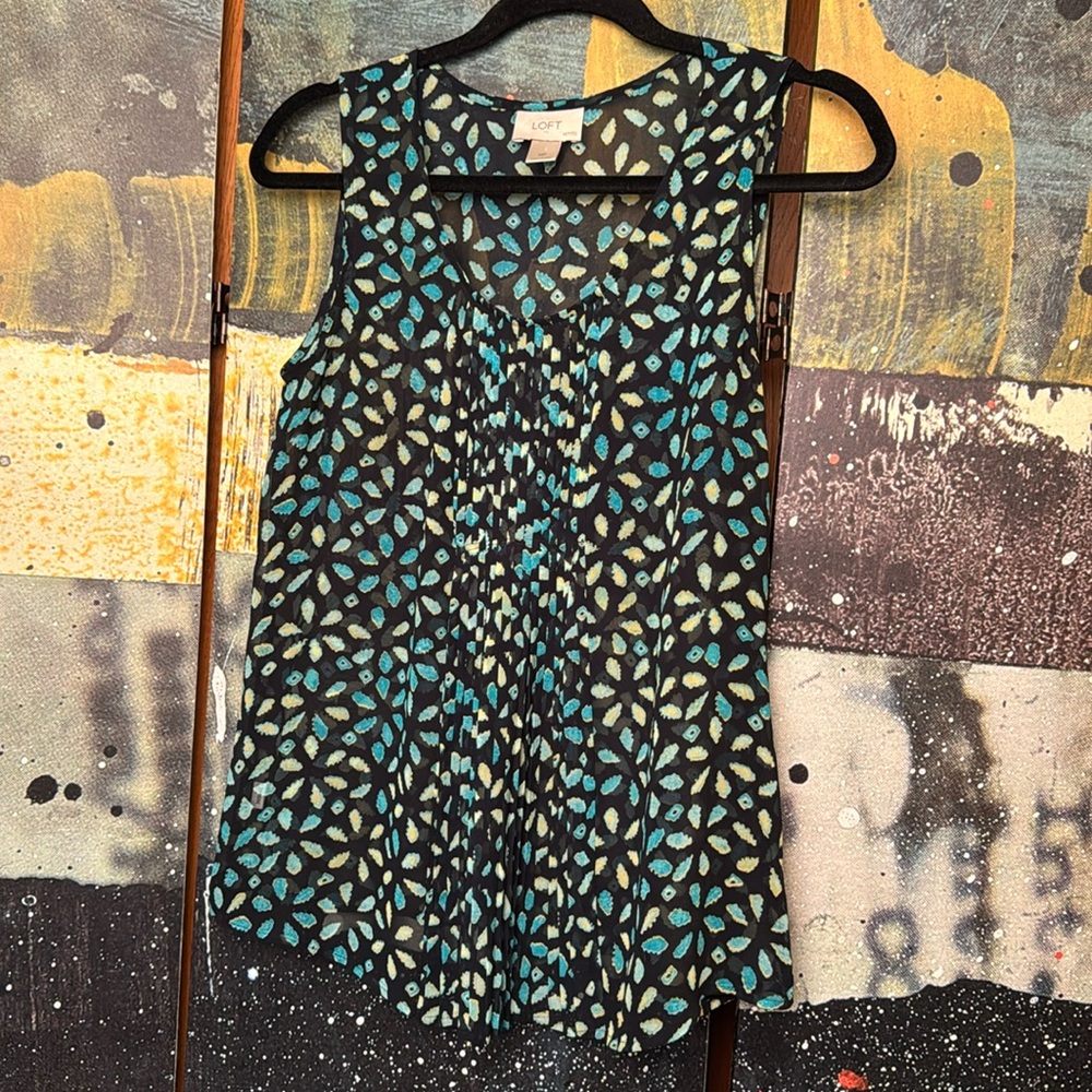 🌻 Ann Taylor Loft Sheer Black top with artistic print